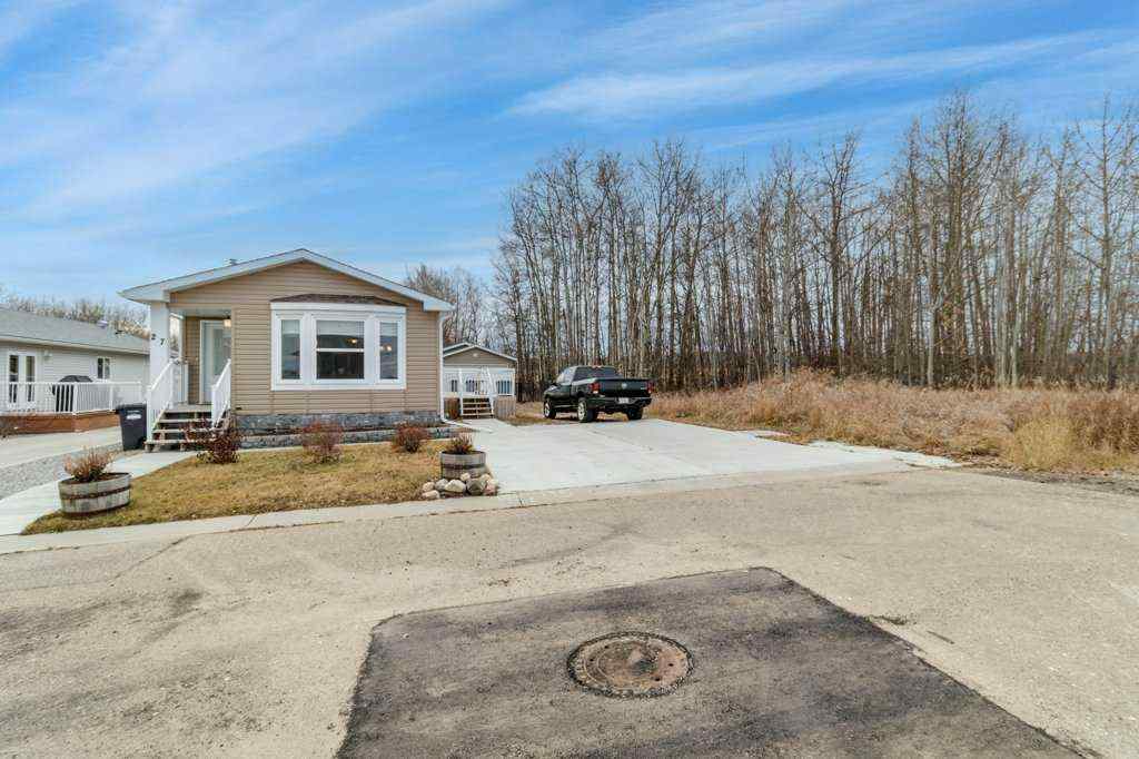 MLS&reg; # A2268765 - 27 Baywood Link  in Lighthouse Point Sylvan Lake, Residential Open Houses