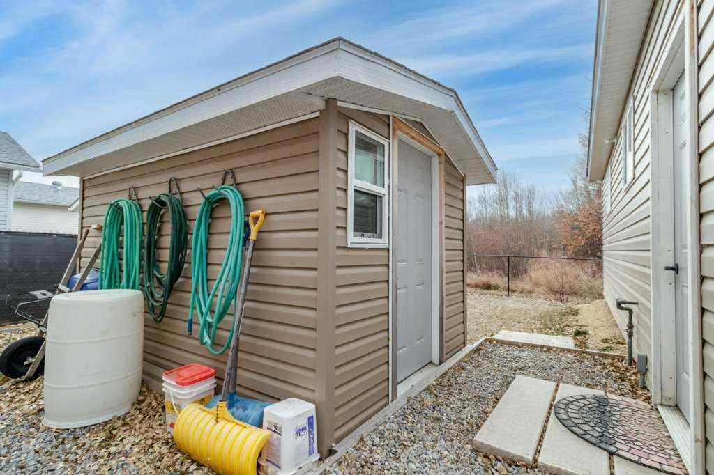 MLS&reg; # A2268765 - 27 Baywood Link  in Lighthouse Point Sylvan Lake, Residential Open Houses