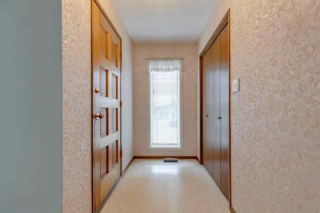 MLS® A2268766 - 6320 Rundlehorn Drive NE in Pineridge Calgary, Residential