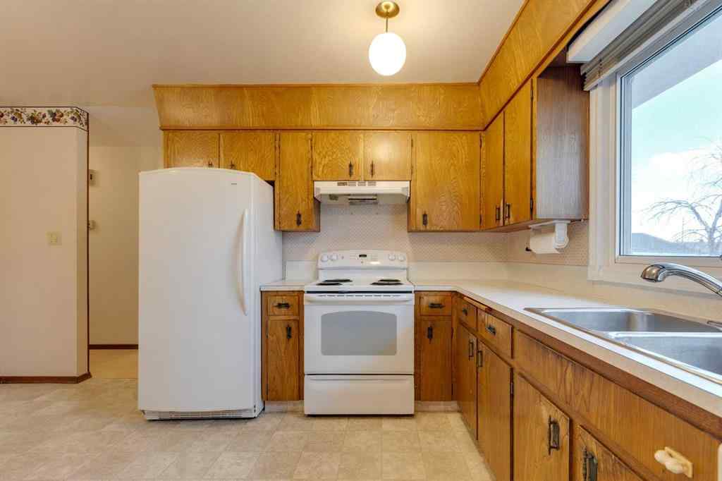 MLS® A2268766 - 6320 Rundlehorn Drive NE in Pineridge Calgary, Residential