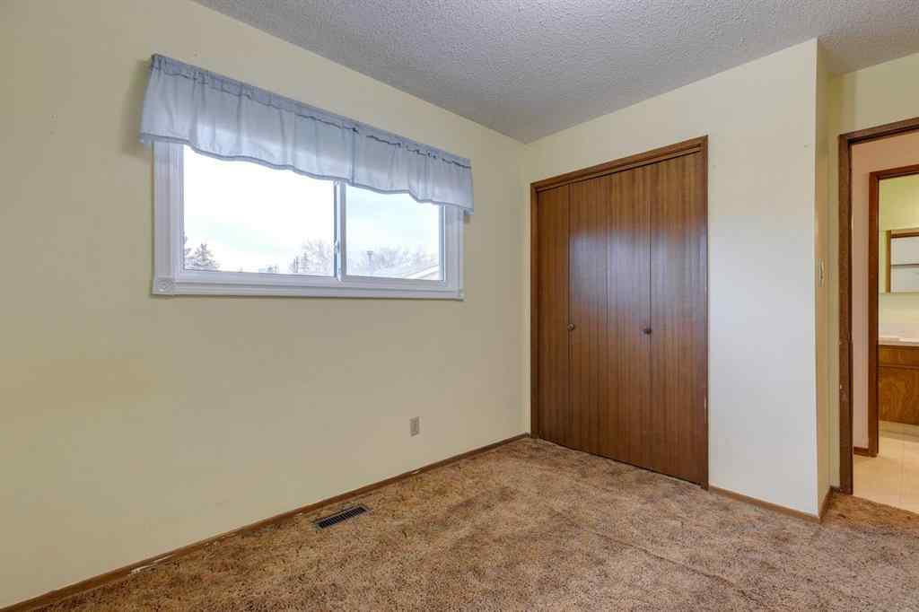 MLS® A2268766 - 6320 Rundlehorn Drive NE in Pineridge Calgary, Residential