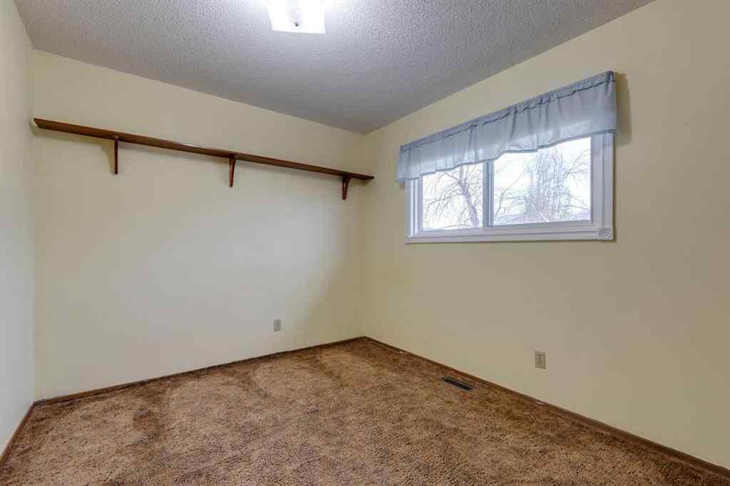 MLS® A2268766 - 6320 Rundlehorn Drive NE in Pineridge Calgary, Residential