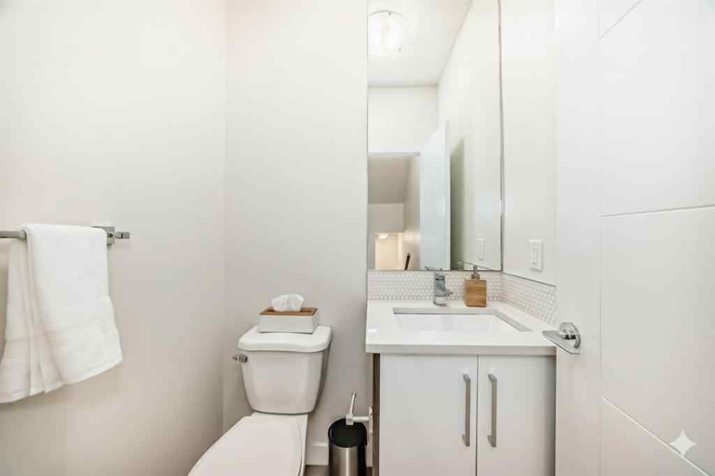 MLS® A2268770 - Unit #1 134 22 Avenue NE in Tuxedo Park Calgary, Residential