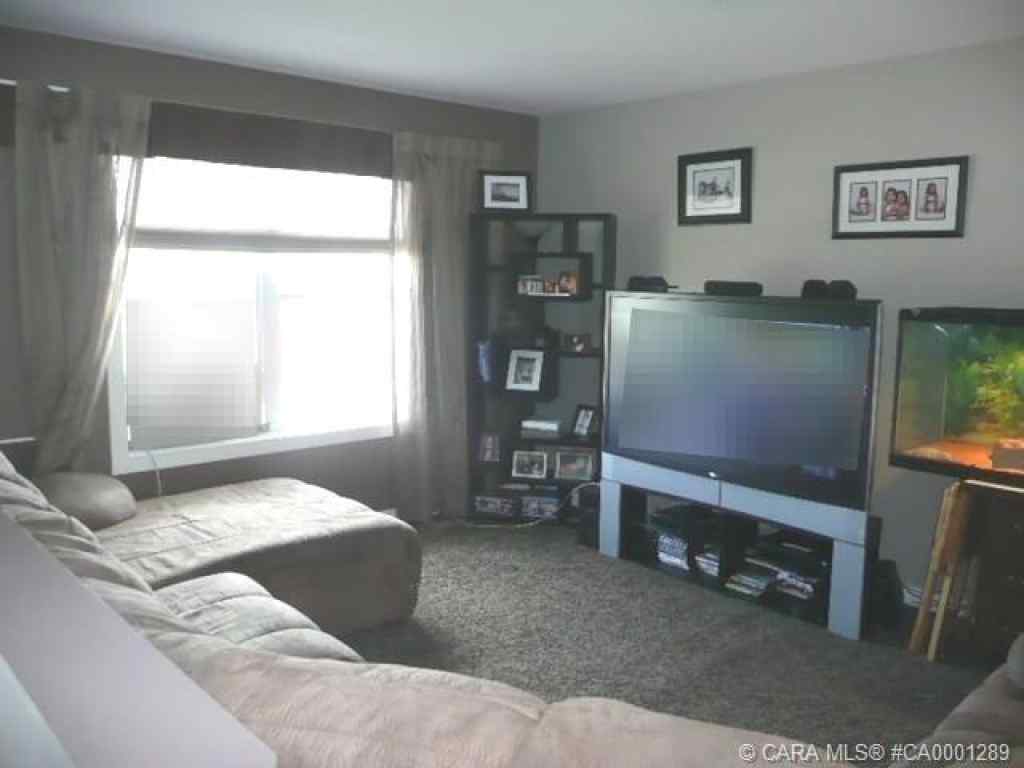 MLS® A2268778 - 6207 59 Street  in Lucas Heights Ponoka, Residential