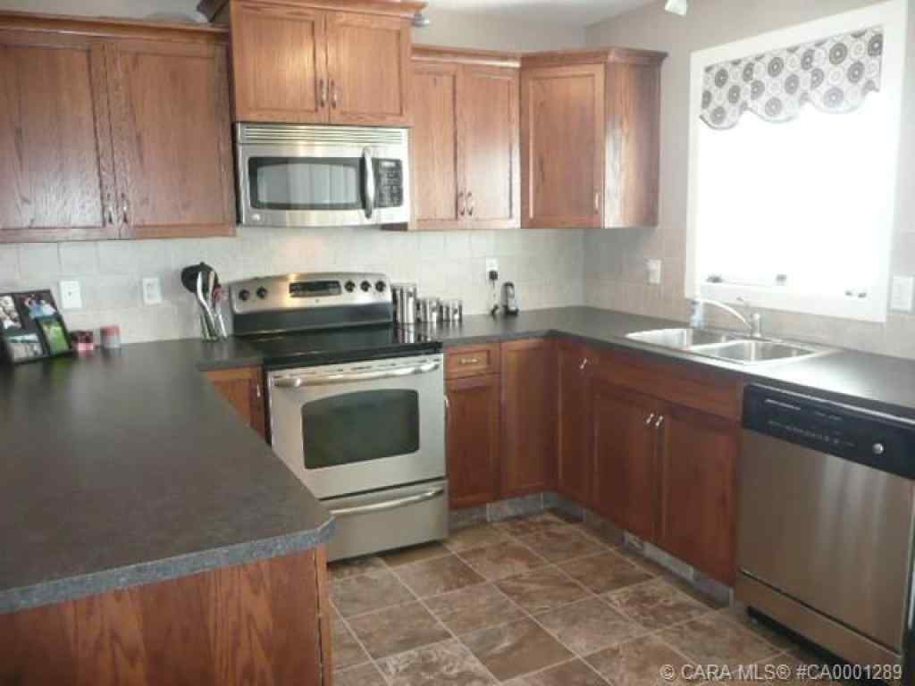 MLS® A2268778 - 6207 59 Street  in Lucas Heights Ponoka, Residential