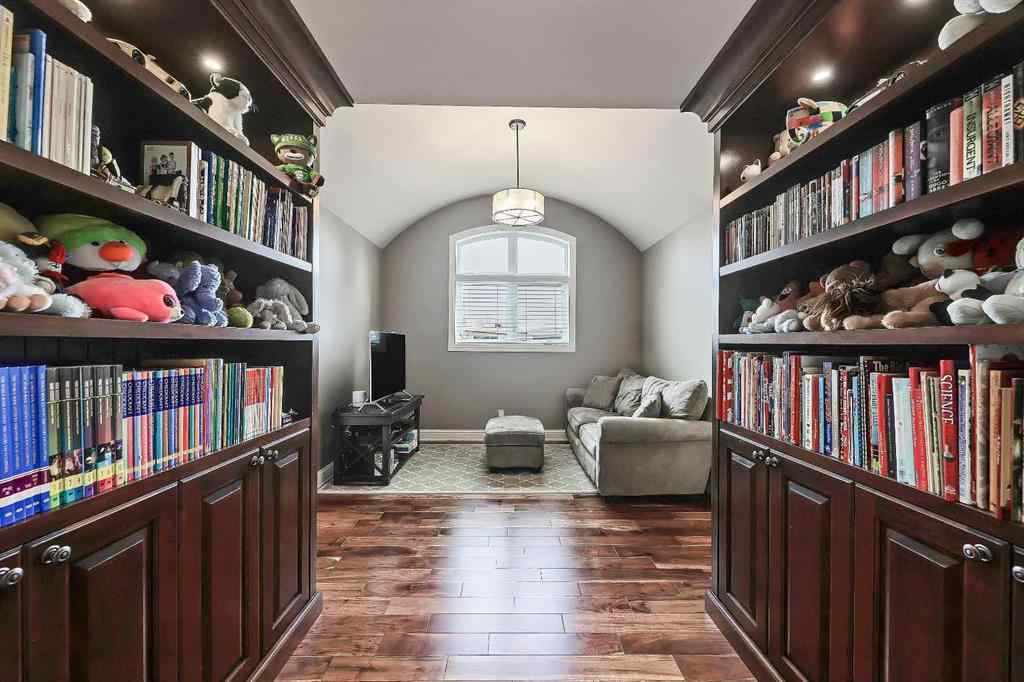 MLS® # A2268781 - 1739 49 Avenue SW in Altadore Calgary, Residential Open Houses