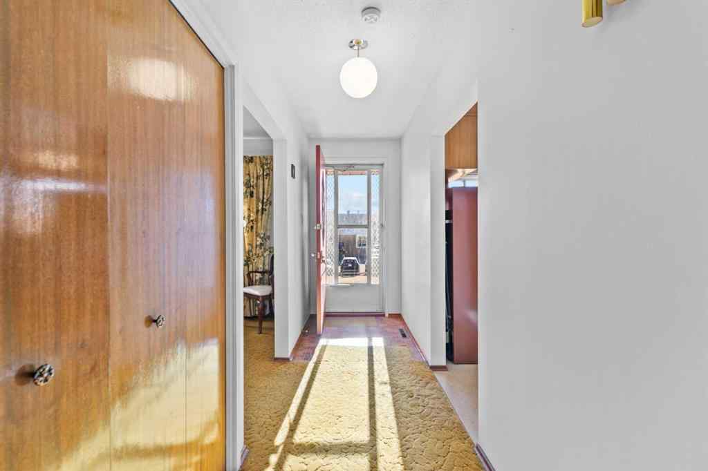 MLS® A2268787 - 3812 33 Avenue SW in Glenbrook Calgary, Residential