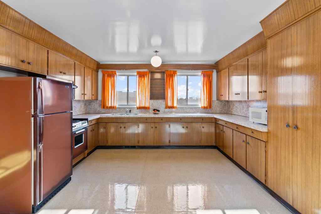 MLS® A2268787 - 3812 33 Avenue SW in Glenbrook Calgary, Residential