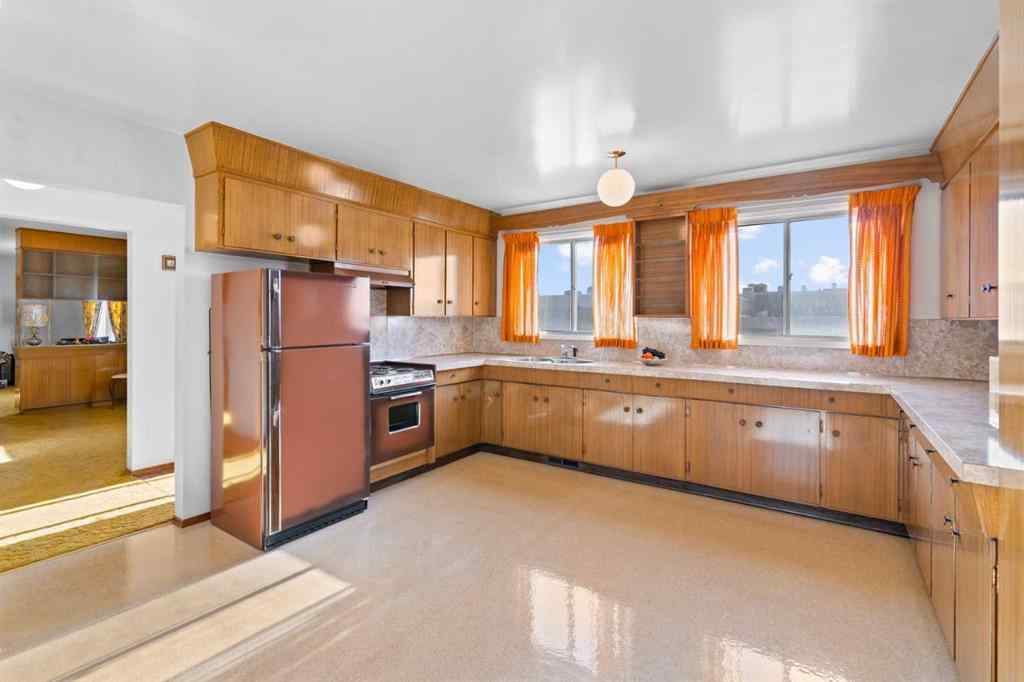 MLS® A2268787 - 3812 33 Avenue SW in Glenbrook Calgary, Residential