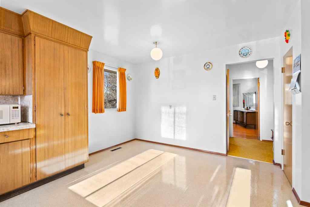 MLS® A2268787 - 3812 33 Avenue SW in Glenbrook Calgary, Residential