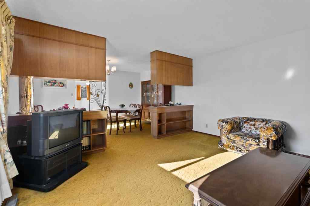 MLS® A2268787 - 3812 33 Avenue SW in Glenbrook Calgary, Residential