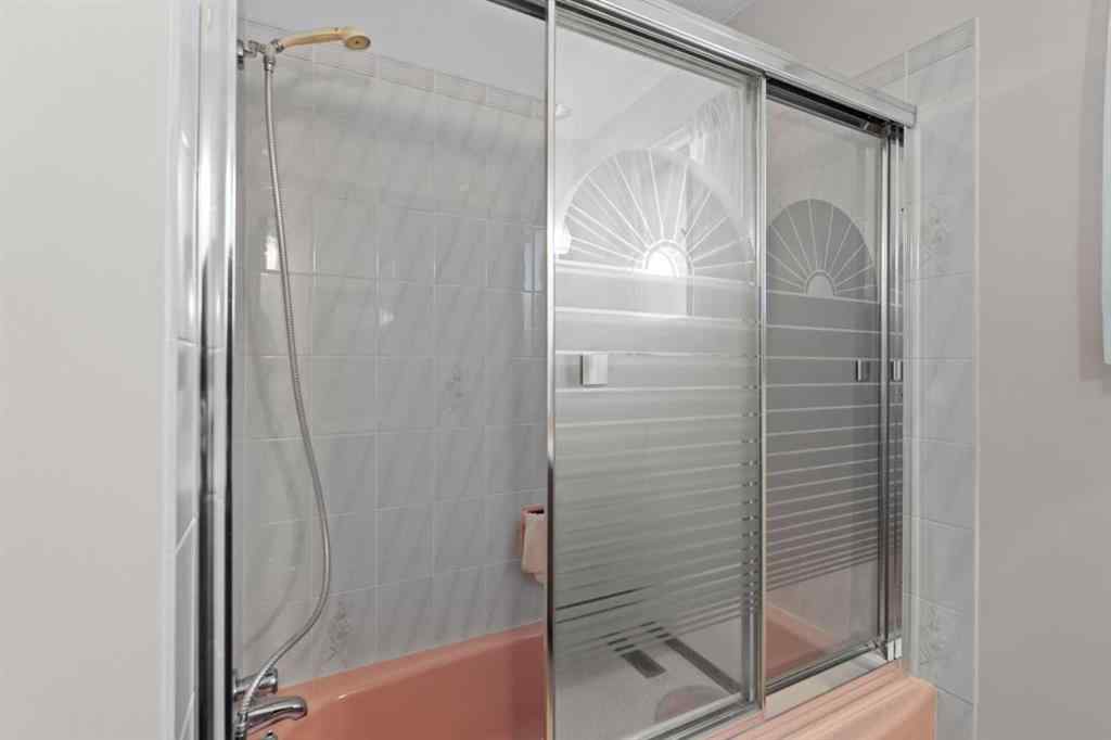 MLS® A2268787 - 3812 33 Avenue SW in Glenbrook Calgary, Residential