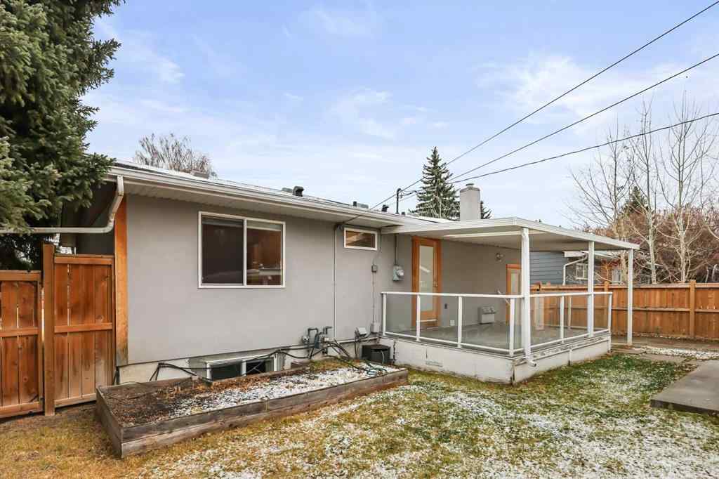 MLS® # A2268837 - 303 40 Street SW in Wildwood Calgary, Residential Open Houses