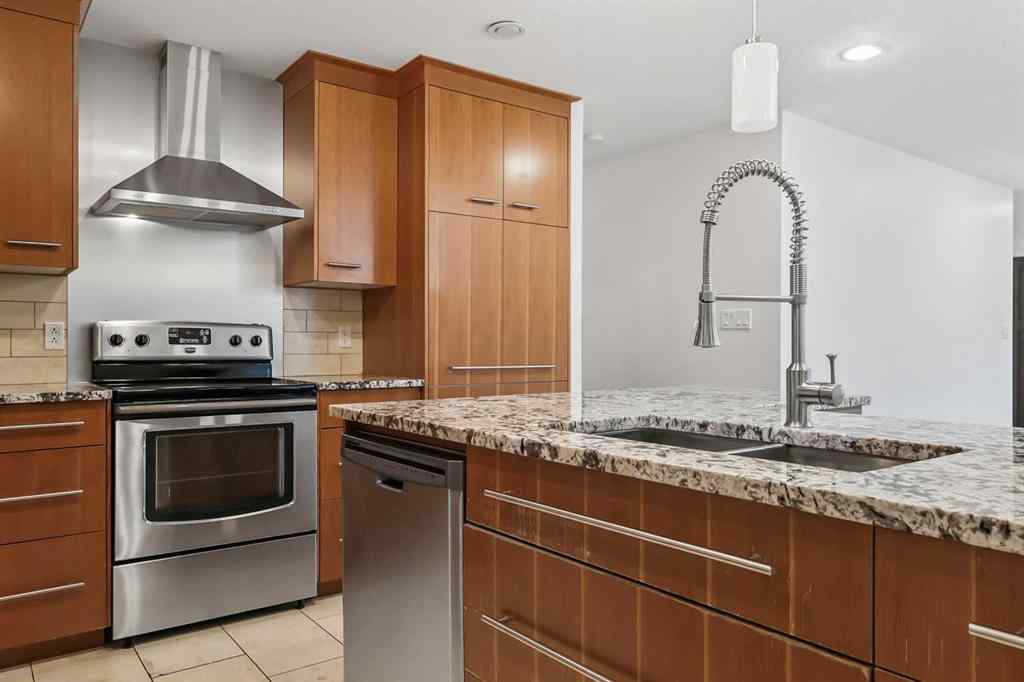 MLS® # A2268837 - 303 40 Street SW in Wildwood Calgary, Residential Open Houses