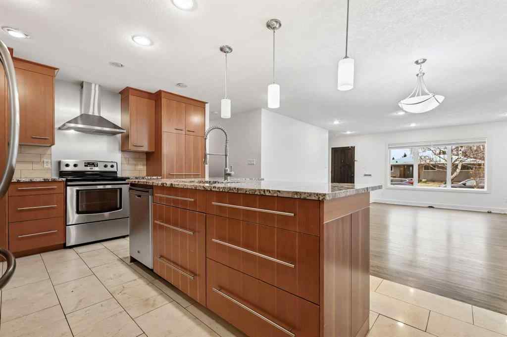 MLS® # A2268837 - 303 40 Street SW in Wildwood Calgary, Residential Open Houses