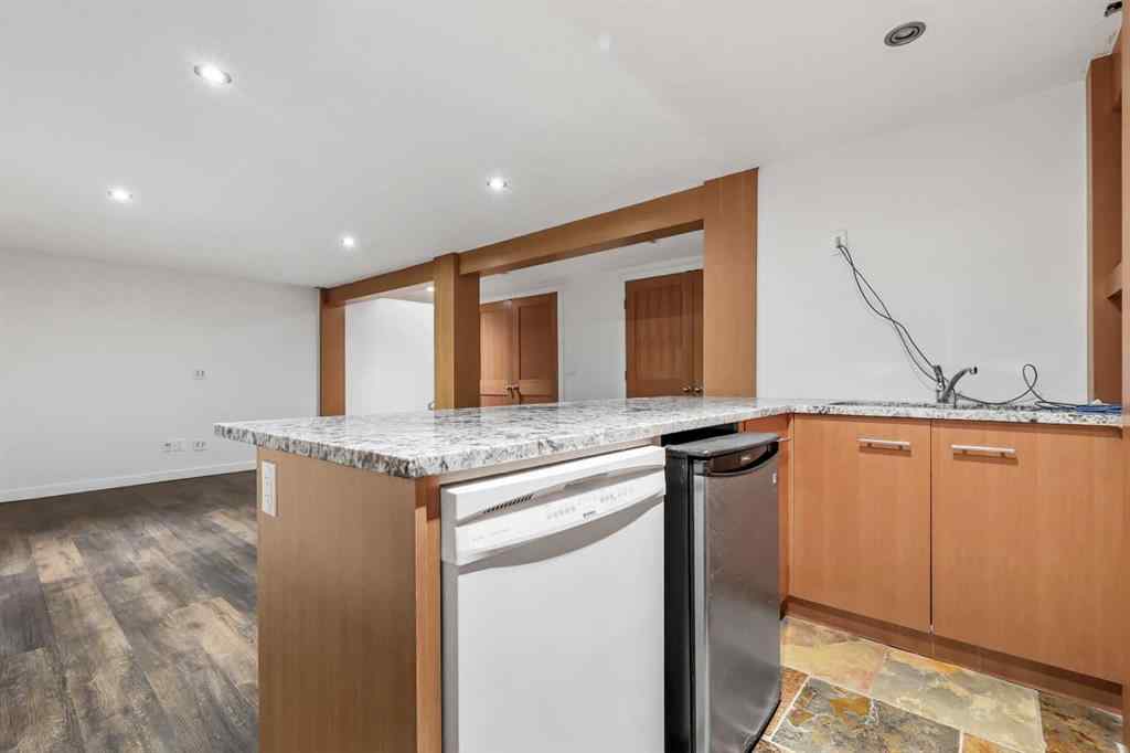 MLS® # A2268837 - 303 40 Street SW in Wildwood Calgary, Residential Open Houses