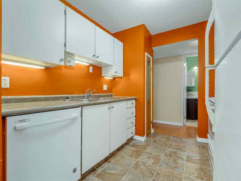 MLS&reg; # A2268845 - Unit #302 65 Temple Boulevard  W in Varsity Village Lethbridge, Residential Open Houses