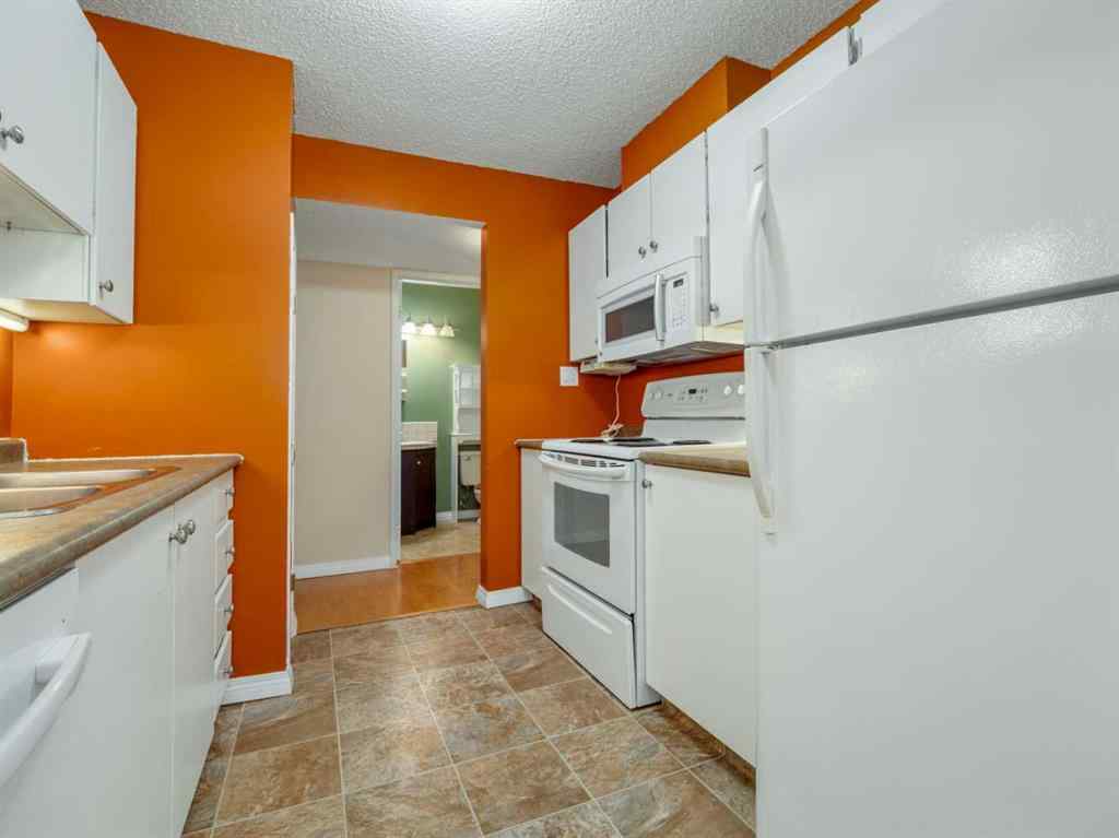 MLS&reg; # A2268845 - Unit #302 65 Temple Boulevard  W in Varsity Village Lethbridge, Residential Open Houses