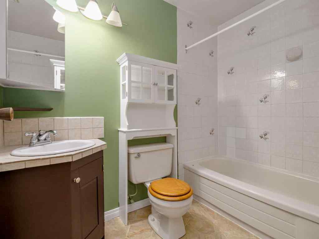 MLS&reg; # A2268845 - Unit #302 65 Temple Boulevard  W in Varsity Village Lethbridge, Residential Open Houses