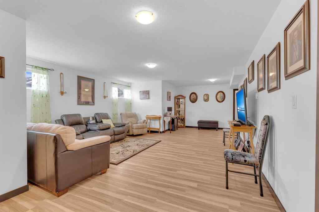 MLS® A2268854 - 3901 49 Ave   in Riverside Ponoka, Residential