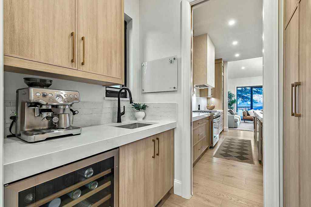 MLS® A2268859 - 56 Lissington Drive SW in North Glenmore Park Calgary, Residential