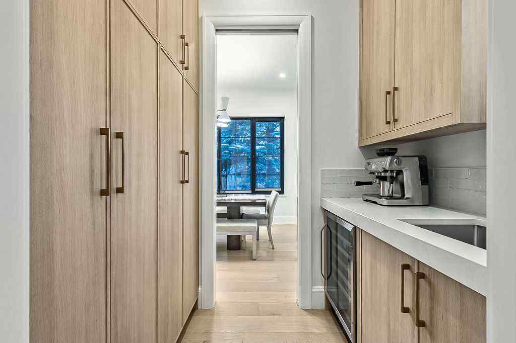 MLS® A2268859 - 56 Lissington Drive SW in North Glenmore Park Calgary, Residential