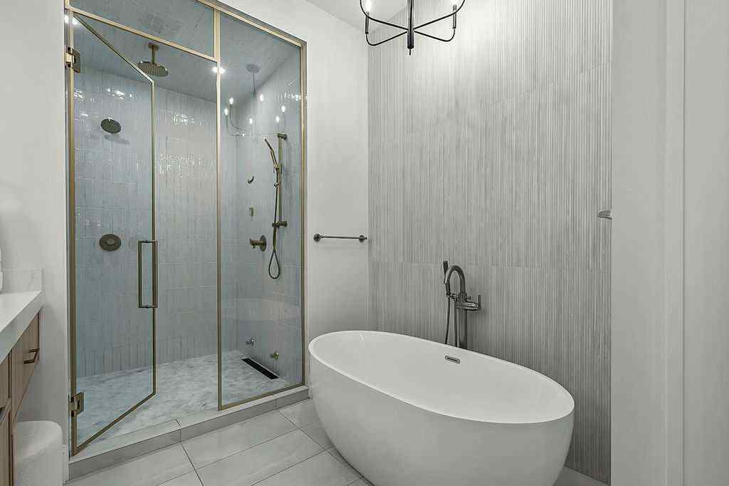 MLS® A2268859 - 56 Lissington Drive SW in North Glenmore Park Calgary, Residential