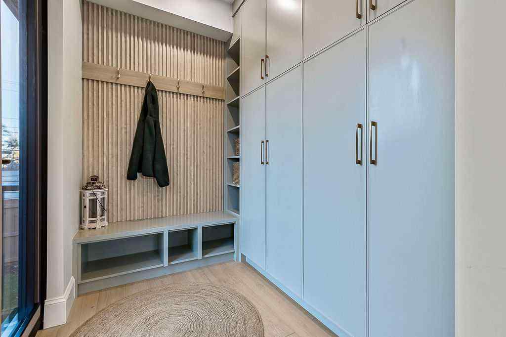 MLS® A2268859 - 56 Lissington Drive SW in North Glenmore Park Calgary, Residential