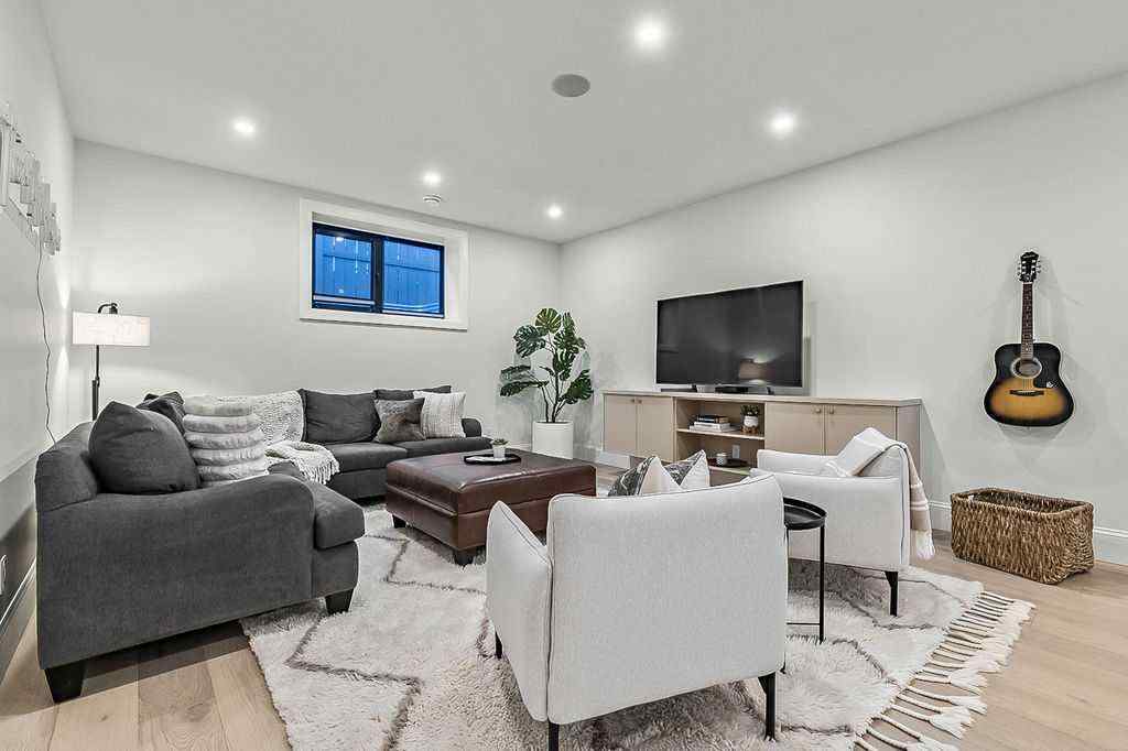 MLS® A2268859 - 56 Lissington Drive SW in North Glenmore Park Calgary, Residential