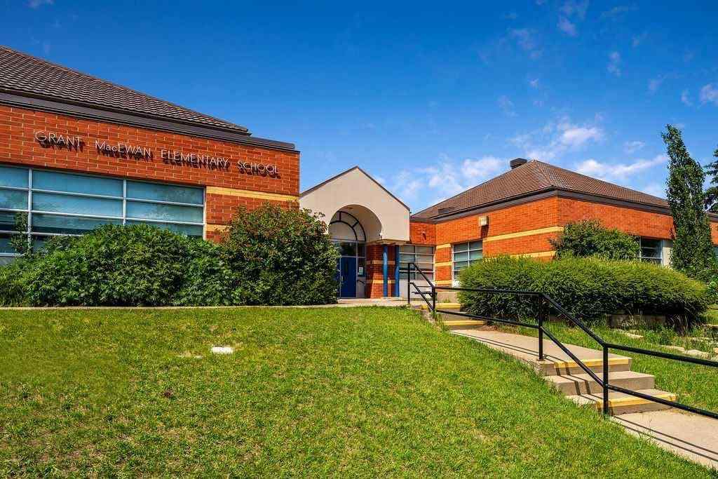 MLS® A2268863 - 127 Falshire Way NE in Falconridge Calgary, Residential