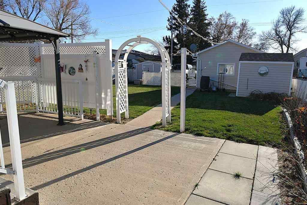 MLS&reg; # A2268868 - 325 4 Avenue  in NONE Bassano, Residential Open Houses