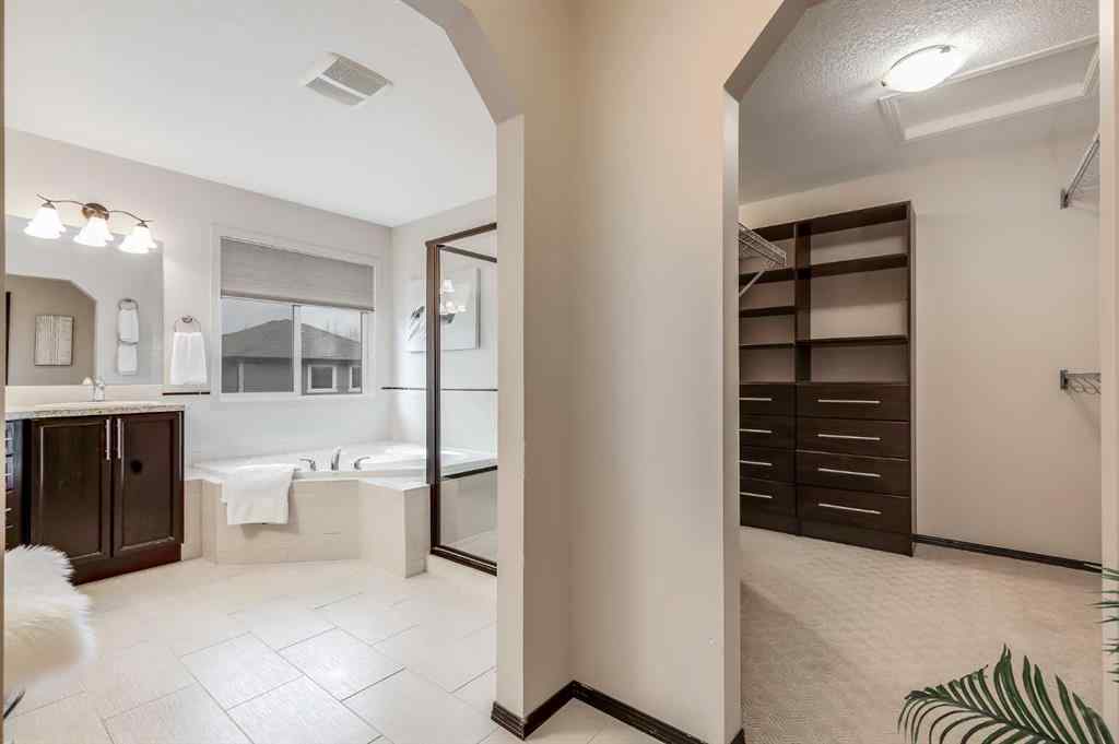 MLS® A2268880 - 1465 Kings Heights Boulevard SE in Kings Heights Airdrie, Residential