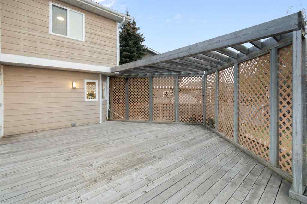 MLS® A2268894 - 523 Woodbriar Place SW in Woodbine Calgary, Residential