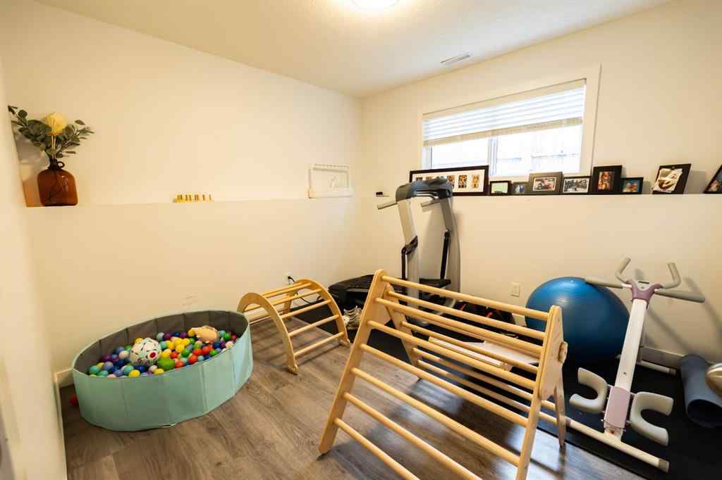 MLS® A2268900 - 1015 Mt Sundance Manor W in Sunridge Lethbridge, Residential