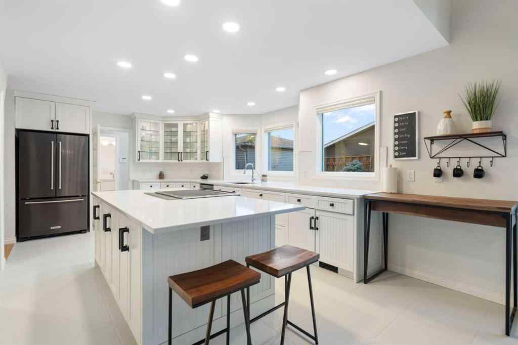 MLS® A2268903 - 2827 Canmore Road NW in Banff Trail Calgary, Residential