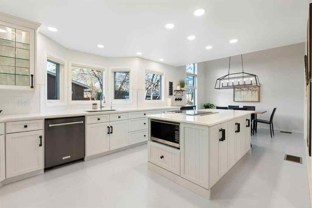 MLS® A2268903 - 2827 Canmore Road NW in Banff Trail Calgary, Residential