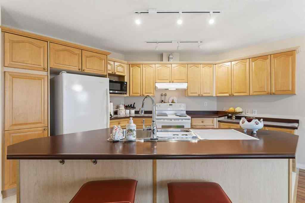 MLS® A2268926 - 213 Dayspring Bay  in NONE Rural Rocky View County, Residential