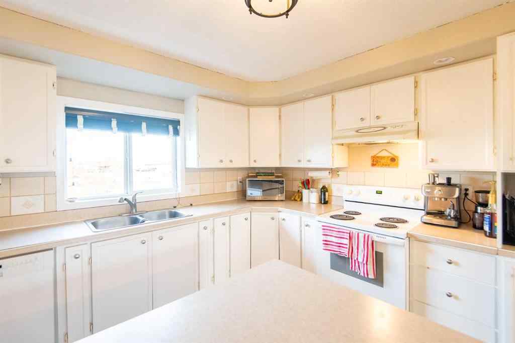 MLS® A2268928 - 10109 107 Street  in NONE La Crete, Residential