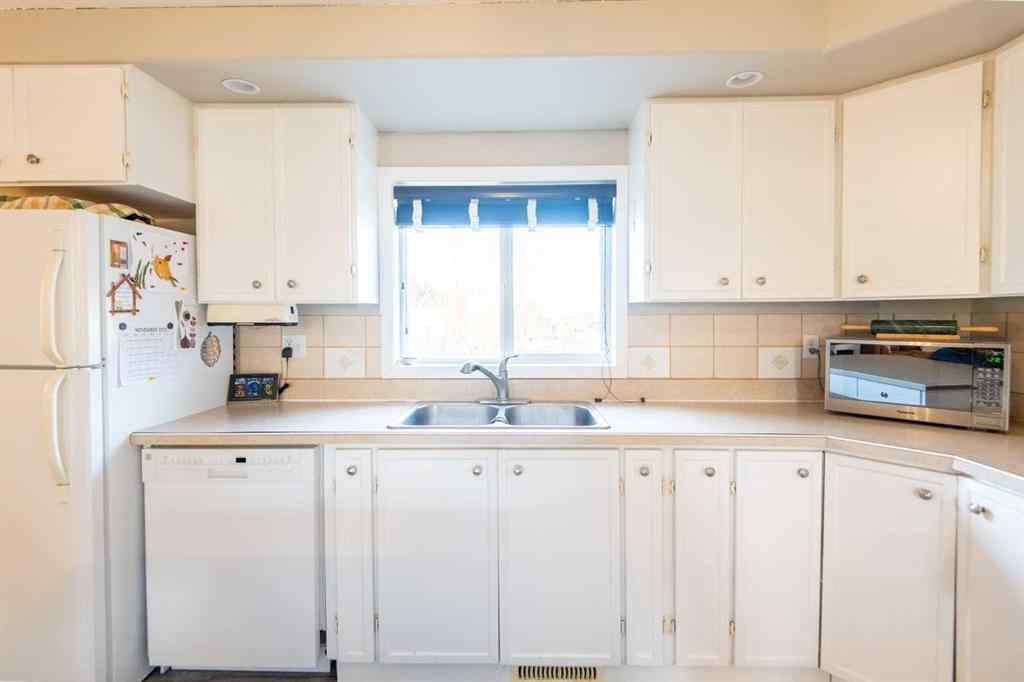 MLS® A2268928 - 10109 107 Street  in NONE La Crete, Residential