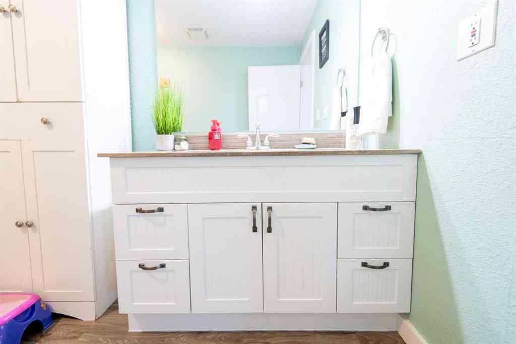 MLS® A2268928 - 10109 107 Street  in NONE La Crete, Residential