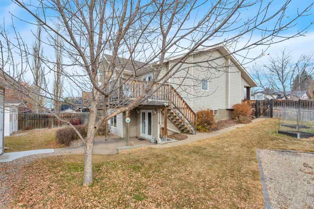 MLS® A2268932 - 68 Falcon Crescent  in Fox Run Sylvan Lake, Residential