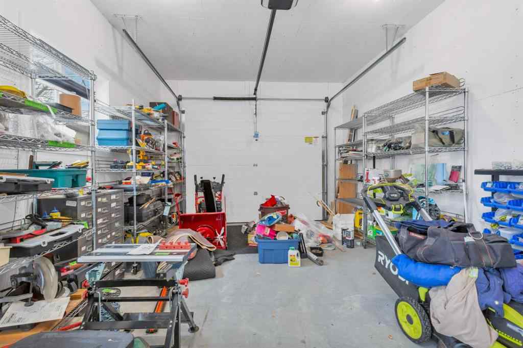 MLS® A2268932 - 68 Falcon Crescent  in Fox Run Sylvan Lake, Residential