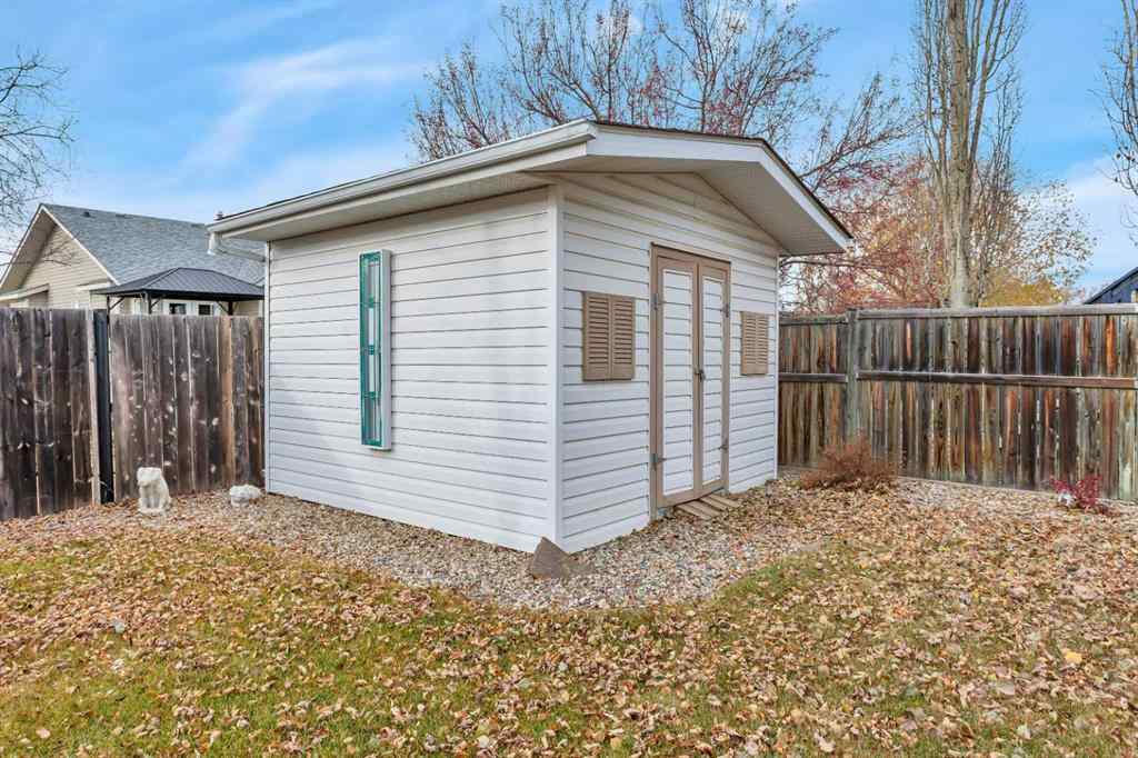 MLS® A2268932 - 68 Falcon Crescent  in Fox Run Sylvan Lake, Residential