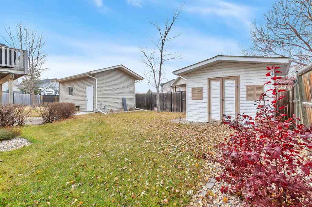 MLS® A2268932 - 68 Falcon Crescent  in Fox Run Sylvan Lake, Residential