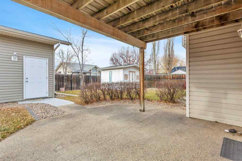 MLS® A2268932 - 68 Falcon Crescent  in Fox Run Sylvan Lake, Residential