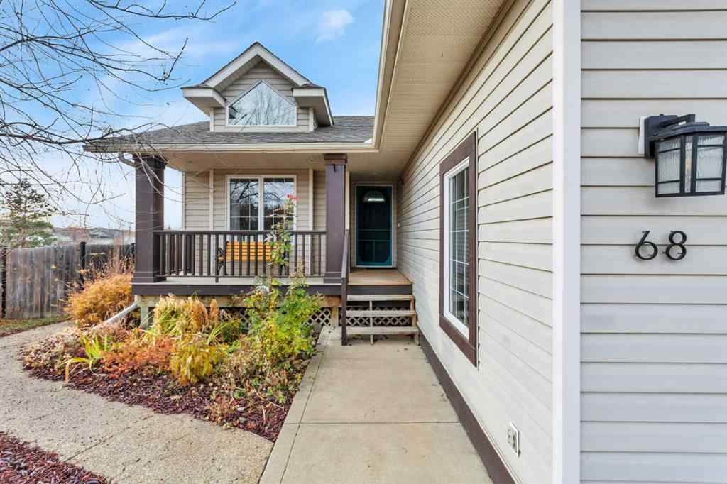 MLS® A2268932 - 68 Falcon Crescent  in Fox Run Sylvan Lake, Residential