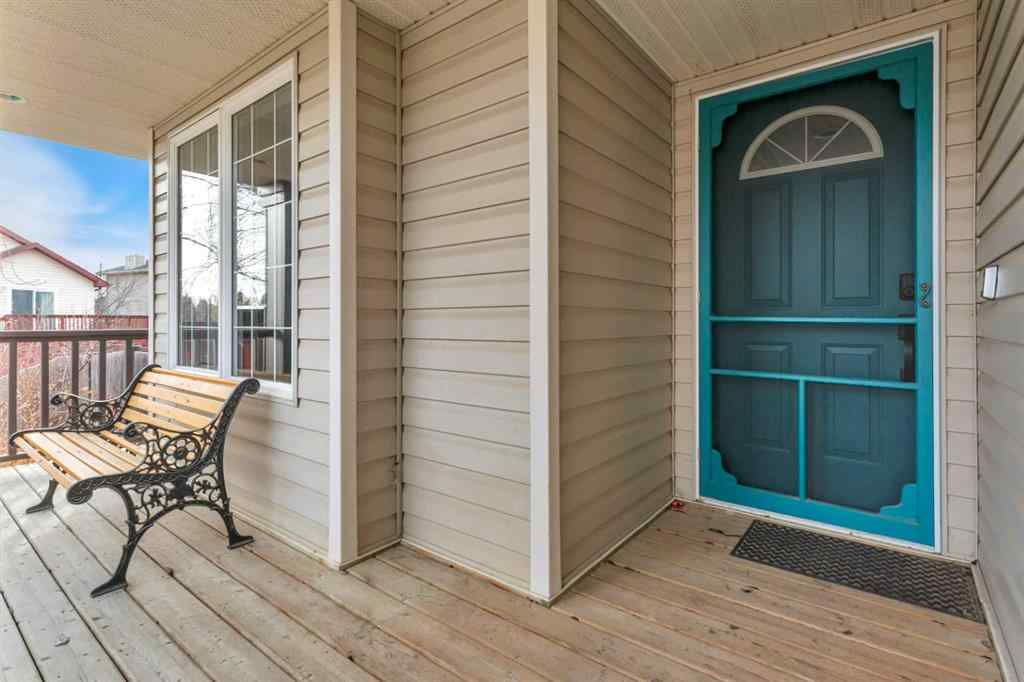 MLS® A2268932 - 68 Falcon Crescent  in Fox Run Sylvan Lake, Residential