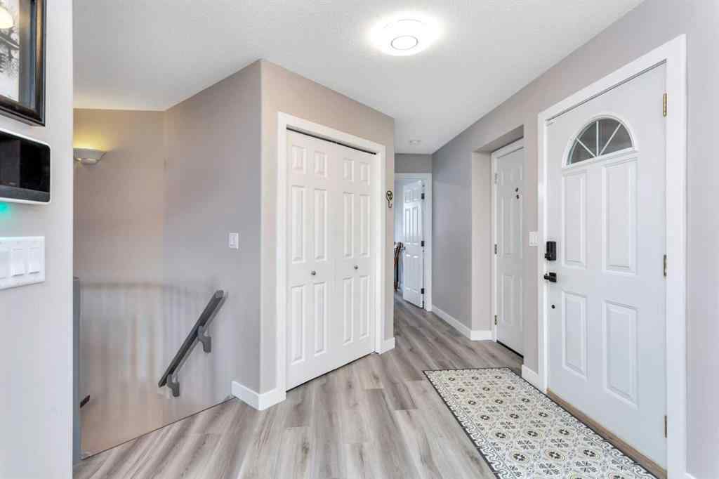 MLS® A2268932 - 68 Falcon Crescent  in Fox Run Sylvan Lake, Residential