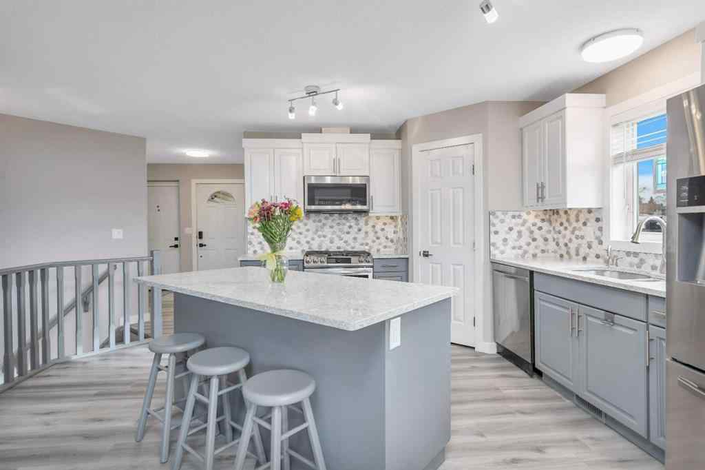 MLS® A2268932 - 68 Falcon Crescent  in Fox Run Sylvan Lake, Residential