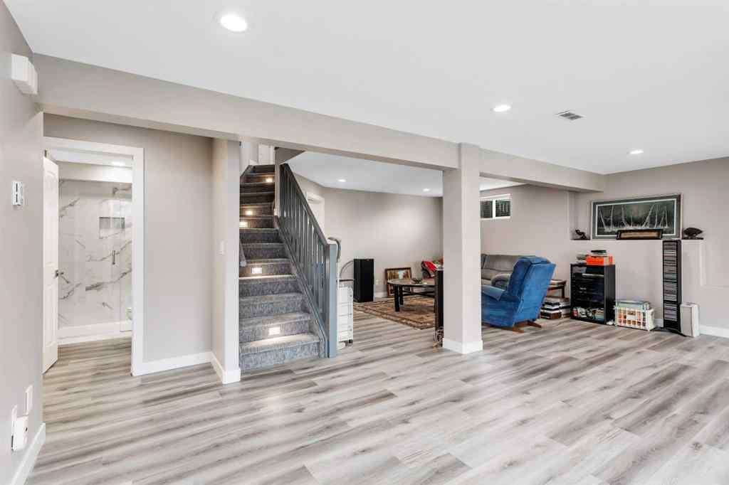 MLS® A2268932 - 68 Falcon Crescent  in Fox Run Sylvan Lake, Residential